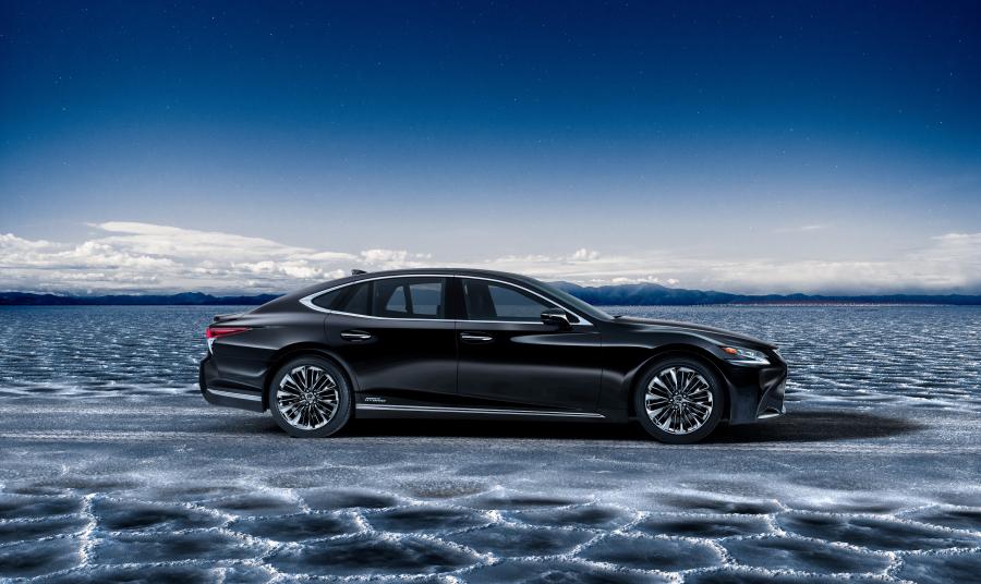  Lexus LS500h 2017 года  (WW) (фото 28 из 58)